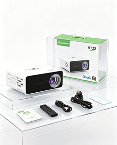 Projecteur intelligent Ultra HD 4K HT22 avec système Android, télécommande blanche incluse, pour visionnage à domicile en intérieur. - Product Image 1