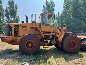 รถตักล้อยาง Volvo L120E สภาพ 80% พร้อมมอเตอร์ SE  รถตักหน้ามือสอง นำเข้าจากแอฟริกาใต้และสวีเดน ยี่ห้อ YUKEN สำหรับร้านขายวัสดุก่อสร้าง - Product Image 2