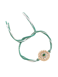 Conjunto de Tres Pulseras Rakhi Hechas a Mano con Perlas y Kundan para Hermano, Pulseras de Hilo para Raksha Bandhan con Cuentas de Perlas, Regalo Étnico para Festividades - Product Image 5