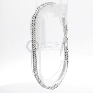 Cordón de Muñeca Robusto de Platino Pt950 Blanco con Triple Cierre y Eslabones Desplazados para Unisex, Joyería de Muñeca de Platino Resistente para Exteriores - Product Image 3