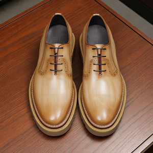 Chaussures pour hommes en cuir véritable luxueuses - Chaussures Oxford en cuir uni fabriquées à la main - Chaussures habillées pour affaires - Style estival - Product Image 1