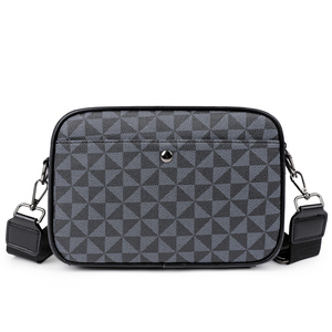 Sac bandoulière de luxe en cuir PU imperméable et durable à carreaux pour homme, petit sac messager décontracté pour le voyage quotidien et les trajets - Product Image 2