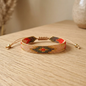 Bracelet artisanal Sstringz en perles Miyuki Delica roses, blanches et turquoise avec motif géométrique, bijou d'amitié ajustable - Product Image 3