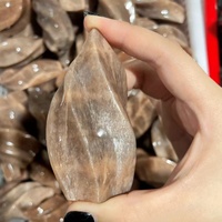 Ornement en pierres précieuses de guérison Reiki en gros, cristal sculpté en forme de torche flamme en pierre de lune pêche orange pour la décoration