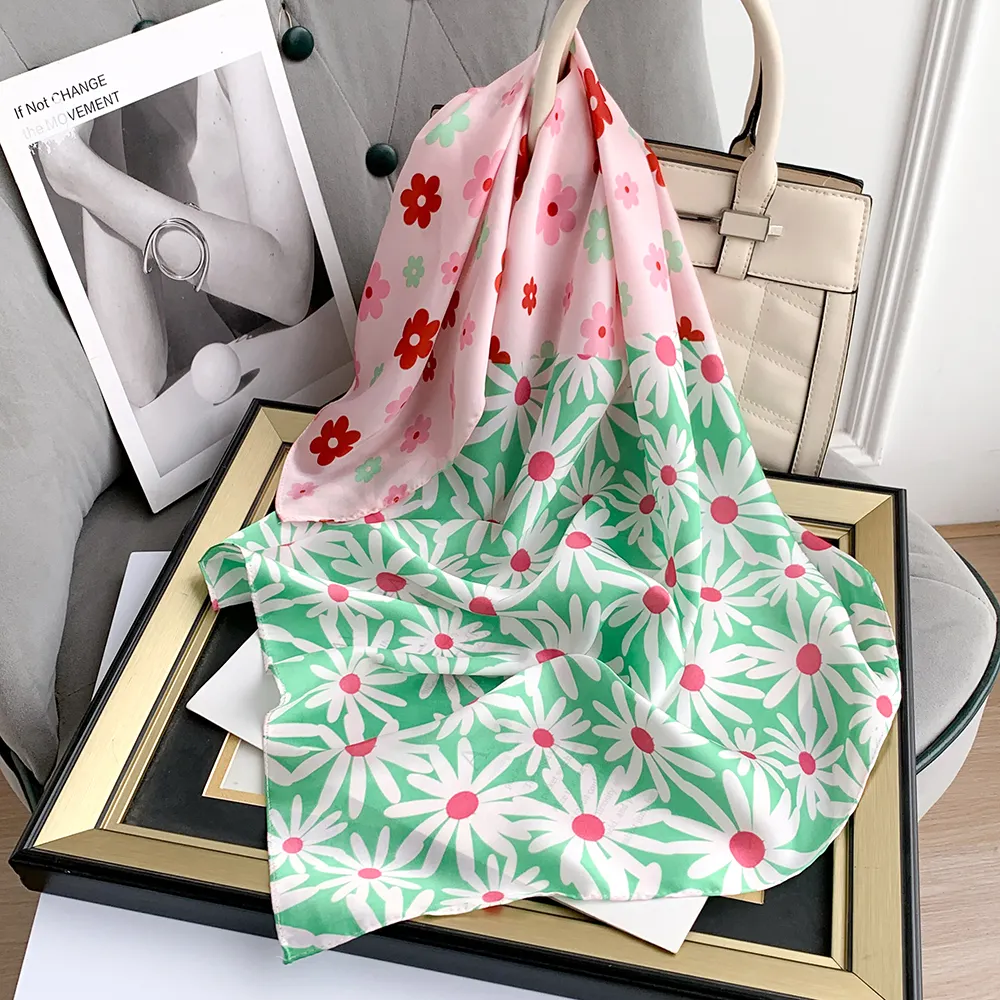 Wholesale 2024 Custom Silk Scarves Designer Floral Printed 70*70cm Letter Polyester Satin Scarf for Women Stylish
