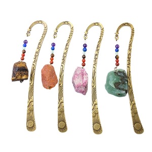 Marcapáginas <span class=keywords><strong>de</strong></span> Metal Vintage Único con Piedras Preciosas en Bruto, Energía Religiosa, Bronce con 7 Chakras, Cristales Curativos, Ideal como Regalo - Product Image 1
