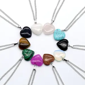 Moda doğal taş aşk kalp şekilli pembe kristal kolye kolye kadınlar için Bohemian taş reçine kolye