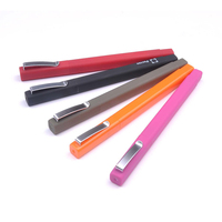Stylo à bille promotionnel personnalisé de haute qualité avec logo, toucher doux, caoutchouc noir, clip métallique carré, plastique revêtu, 1,0 mm