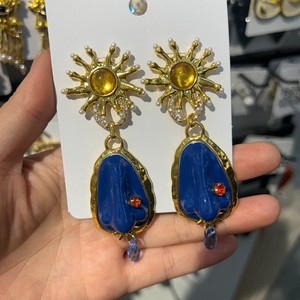 Boucles d'oreilles pendantes pour femme, design indépendant européen-américain, rétro, avec grande pierre précieuse vert Rhenne, motif tournesol exagéré, Nouveauté 2025, 2026 - Product Image 3