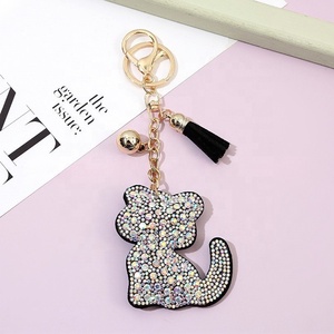 Llavero de Gato de Cuero con Diamantes de Imitación, Colgante de Gato Brillante con Borla y Campana, Lindo Colgante de Animal para Mujeres y Niñas - Product Image 6