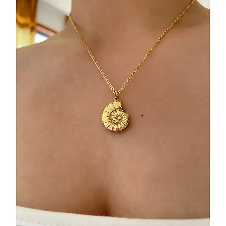 Colar de corrente boêmio 18K à prova d'água para mulheres e meninas, joia de ouro 18K com pingente de concha de caracol e concha de mar, moda na moda