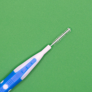 Fábrica China I forma de mango suave con tapa paquete personalizado cepillo <span class=keywords><strong>interdental</strong></span> para limpieza de encías - Product Image 2