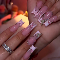 Ongles Press-on Faits Main Carrés Nude Blancs French – Designs d'Ongles Artificiels Élégants Couverture Complète Réutilisables pour Femmes et Salons