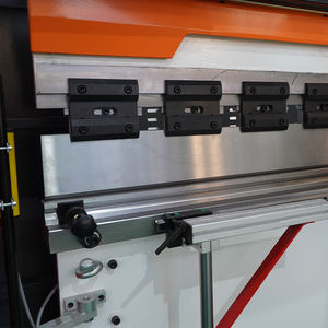 Máquina Plegadora de Metal Compacta <span class=keywords><strong>DAMA</strong></span> de 30 Toneladas y 1600 mm, Sistema TP10S para Acero Inoxidable Pequeño - Product Image 3