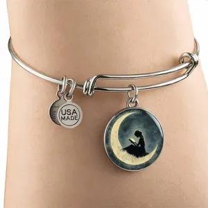 Lecture Lune Dame Charme Pendentif Collier Floral Livre Collier Cadeau Fête Des Mères Livre Amant Collier Cadeau Bijoux pour Les Amoureux Des Livres - Product Image 3