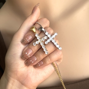 Gioielli di moda Hip Hop <span class=keywords><strong>oro</strong></span> pieno di <span class=keywords><strong>collana</strong></span> <span class=keywords><strong>croce</strong></span> <span class=keywords><strong>con</strong></span> diamanti <span class=keywords><strong>collana</strong></span> <span class=keywords><strong>con</strong></span> <span class=keywords><strong>croce</strong></span> in <span class=keywords><strong>oro</strong></span> <span class=keywords><strong>collana</strong></span> <span class=keywords><strong>croce</strong></span> in <span class=keywords><strong>oro</strong></span> <span class=keywords><strong>collana</strong></span> portafortuna da donna - Product Image 5