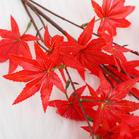 DD-005 Dekorasi Halaman Daun Maple Merah Tanaman Buatan Dekorasi Pernikahan Daun Palsu Hijau Cabang Daun Buatan