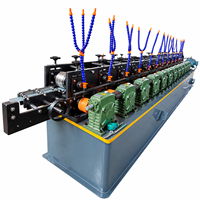 Machine de profilage de profilés de charpente à grande vitesse avec transmission par boîte de vitesses