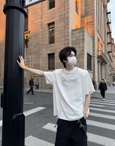 T-shirt Oversize di Alta Qualità, 230g, 100% Cotone, Collo Rotondo, Dettagli Metallici e <span class=keywords><strong>Grafica</strong></span> Audace, per Climi Caldi - Product Image 1