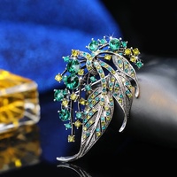 Broche de luxe rétro atmosphérique avec strass et feuilles à pampilles, accessoire de mode haut de gamme pour costume et manteau
