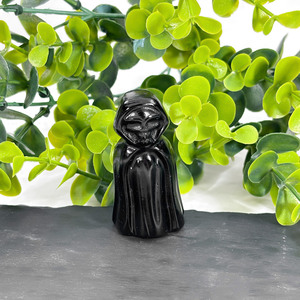 Vendita calda naturale intagliato a mano artigianato di cristallo fantasma pietra di guarigione nera ossidiana opalite fantasma con mantello cappotto per la decorazione - Product Image 4