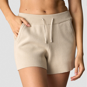 Shorts pour femmes à taille mi-haute, aspect polaire, respirants, séchage rapide, écologiques, en coton et polyester extensible, style décontracté et moderne - Product Image 3