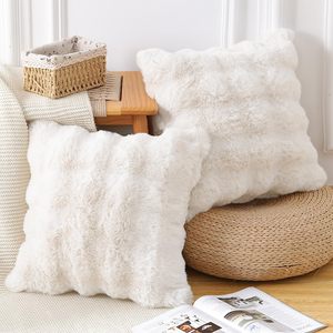 Copricuscini Decorativi Plush-Looser in Stile Lussuoso, in Poliestere Morbido e Resistente per Divano e Camera da Letto - Product Image 2
