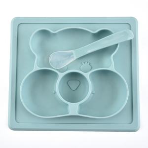 Vente chaude : Assiette compartimentée en silicone pour enfants et bébés, avec cuillère, motif dessin animé, pour l'alimentation, en matériau de qualité alimentaire - Product Image 4