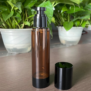 Botella de vacío a prueba de luz color marrón té, 100 ml, con bomba para dispensar emulsiones, cremas faciales y lociones - Product Image 4