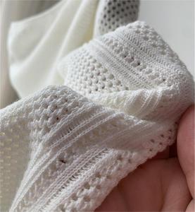 <span class=keywords><strong>2026</strong></span> ODM & OEM fabriek op maat gemaakte groothandel zomer lichte dames uitgeholde capuchon trui mesh gebreide cardigan voor vrouwen - Product Image 3