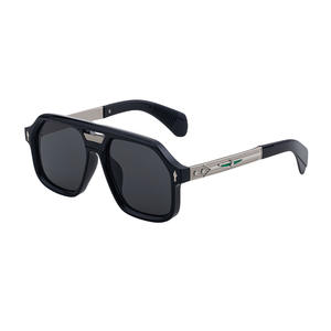 Nouvelles lunettes de soleil carrées pour hommes, monture en plastique noir et métal, protection UV400, verres de classe 2, style tendance haut de gamme - Product Image 1