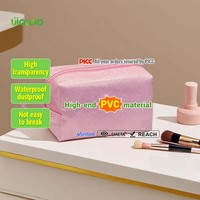 Sac de toilette personnalisé UIOWIO en PVC transparent résistant à l'humidité, imprimé en sérigraphie, approuvé par la TSA, fermeture à glissière, pour femme