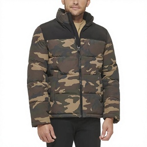 Chaqueta de invierno para hombre, estilo puffer, camuflaje, con cierre de cremallera, cuello alto, corte regular, para uso casual al aire libre. - Product Image 3