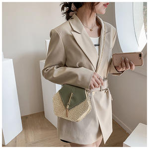<span class=keywords><strong>Sac</strong></span> à <span class=keywords><strong>main</strong></span> en paille de plage pour femmes, petit <span class=keywords><strong>sac</strong></span> de paille de tous les jours, <span class=keywords><strong>sac</strong></span> à <span class=keywords><strong>main</strong></span> en <span class=keywords><strong>cuir</strong></span> de paille multi-style hexagonal pour femmes, vente en gros - Product Image 4