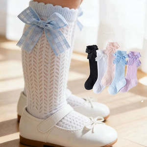 Chaussettes longues à nœud ajourées pour bébés filles, chaussettes d'été à volants, chaussettes hautes au genou avec nœud pour bébés - Product Image 1