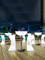 Table haute lumineuse pour bar extérieur de club de nuit de luxe, mobilier LED éclairé pour événements et fêtes avec présentoir
