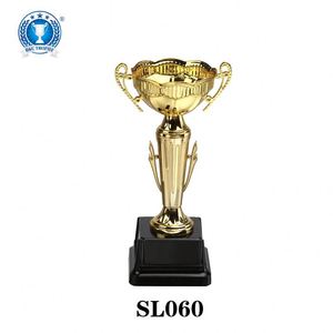 Trophée sportif en fer plaqué or série B&C SL 2024 - Souvenir d'art populaire assemblé en métal <span class=keywords><strong>Europe</strong></span> - Product Image 4