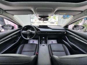 Mazda3 Axela <span class=keywords><strong>2023</strong></span> 2.0L Automático Edición Premium Volante a la Izquierda Asientos de Cuero Interior Oscuro Llantas R17 Maestro del Control - Product Image 4