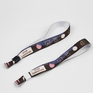 משלוח מהיר ויפ בד צד לוגו מותאם אישית הדפסה חד פעמי שימוש פסטיבל בד <span class=keywords><strong>wristbands</strong></span> לאירועים - Product Image 6