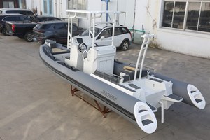 เรือยางเป่าลม PRO680 ขนาด 680 ซม. รุ่น Achilles Hypalon ตัวเรืออลูมิเนียม พร้อมคอนโซล - Product Image 3