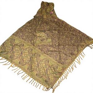 Poncho Indio con Capucha Unisex para Invierno, Mezcla de Estampados y Colores - Product Image 1