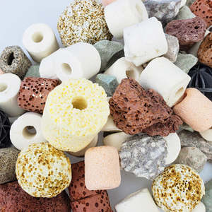 วัสดุกรองตู้ปลาเซรามิกแบบ 13 in 1 เป็นมิตรกับสิ่งแวดล้อม พร้อมถ่านกัมมันต์ สำหรับตู้ปลาทะเลน้ำจืดและห้องนั่งเล่น - Product Image 3