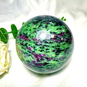 Venta al por Mayor de Bolas Decorativas Bohemias de Alta Calidad en Rojo y Verde, de 5-7cm, Pulimentadas, Únicas, para Decoración del Hogar, Regalos de Pascua y Halloween - Product Image 3