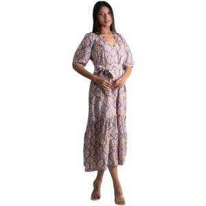 Vestido con estampado Mughal y dobladillo acampanado para mujer, con cuello con volantes en forma de V y cinturón separado para un estilo étnico elegante. - Product Image 1