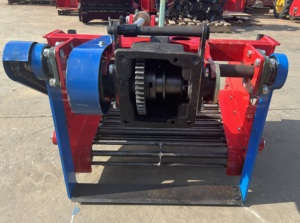 Machine de récolte multifonctionnelle chinoise pour tracteur à conducteur marchant : récolteuse d'arachides, de pommes de terre, d'ail et d'oignons - Product Image 6