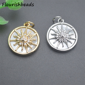 Nouveau design anti-<span class=keywords><strong>rouille</strong></span> <span class=keywords><strong>plaqué</strong></span> or argent pavé incrusté de breloques de tournesol en coquille blanche naturelle pour la fabrication de bijoux - Product Image 1