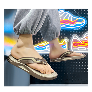 Tongs sportives contrastées pour hommes, sandales en EVA antidérapantes et confortables pour l'été - Product Image 6