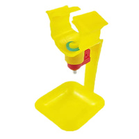 Meilleures ventes de tétines en plastique automatiques avec gobelet d'eau pour l'utilisation en cage à poulets