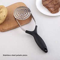 Roestvrijstalen aardappelstamper Handbediende fruit- en groentepers Ergonomisch vaatwasmachinebestendig keukengerei