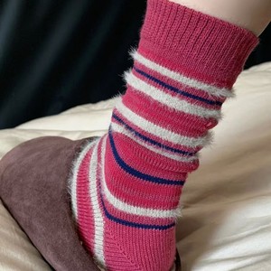 Automne hiver Style coréen mi-mollet rayé en peluche chaussettes pour femmes décontracté équipage chaussettes anti-dérapant chaud chaussettes polyvalent pour un usage quotidien - Product Image 3